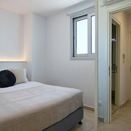 Phaedrus Living - Seaside Executive Flat Harbour 203 Apartment Paphos Bagian luar foto