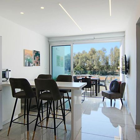 Phaedrus Living - Seaside Executive Flat Harbour 203 Apartment Paphos Bagian luar foto