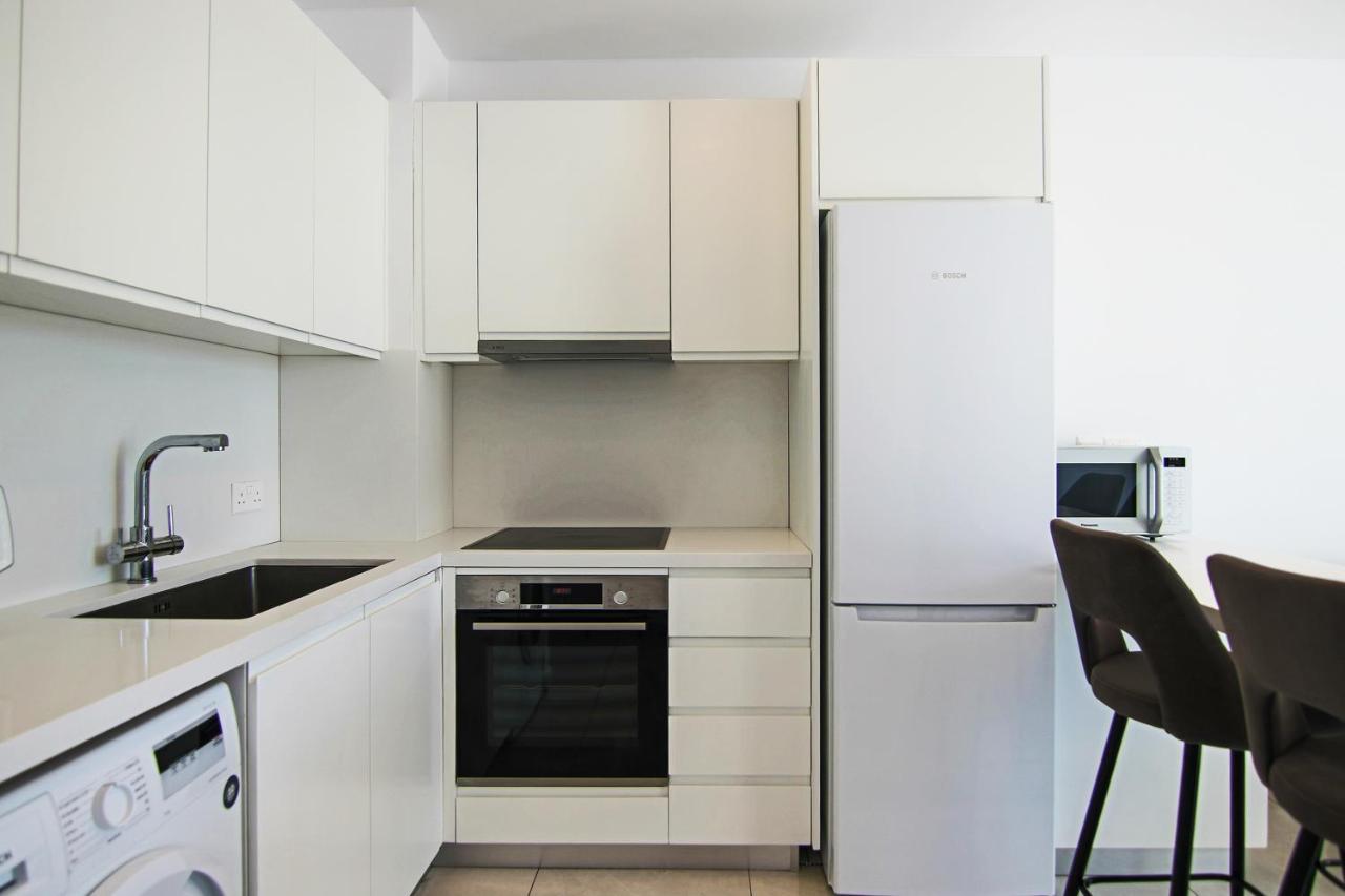 Phaedrus Living - Seaside Executive Flat Harbour 203 Apartment Paphos Bagian luar foto