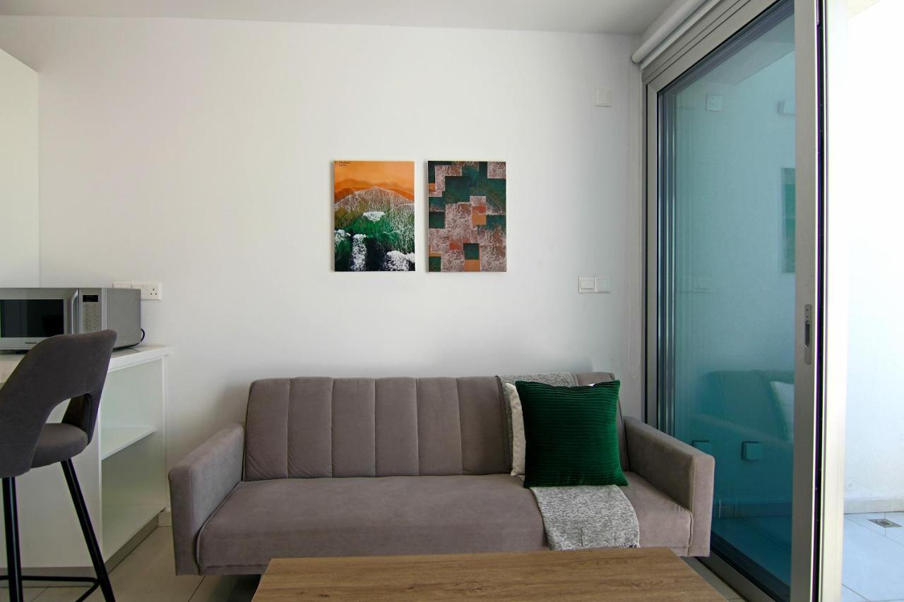 Phaedrus Living - Seaside Executive Flat Harbour 203 Apartment Paphos Bagian luar foto