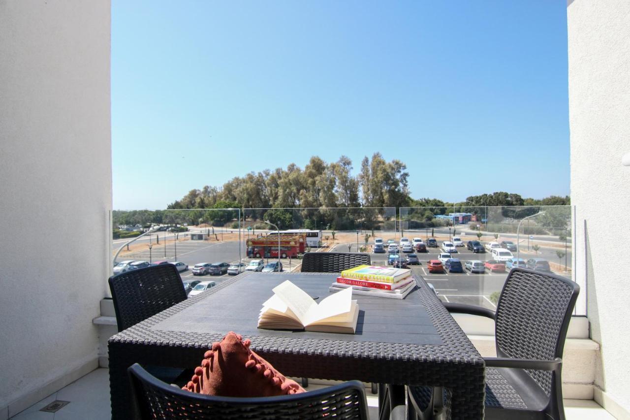 Phaedrus Living - Seaside Executive Flat Harbour 203 Apartment Paphos Bagian luar foto
